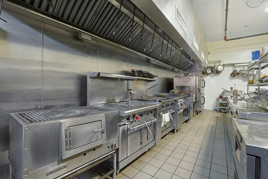 More Photos Of 2 Union St, Sparkill Storefront For Sale