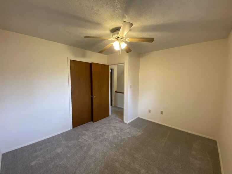 More Photos Of 5031 W Pea Ridge Rd, Huntington Apartments For Sale