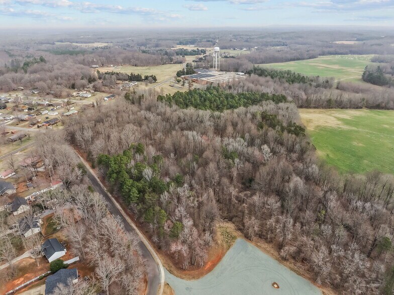 More Photos Of 1000 E Butler Ave, Liberty Manufacturing For Sale