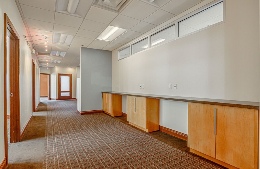 More Photos Of 35 E 7th St, Cincinnati Office For Lease