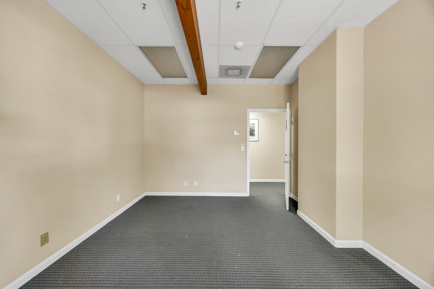 More Photos Of 1035-1043 Sutton Way, Grass Valley Office For Sale
