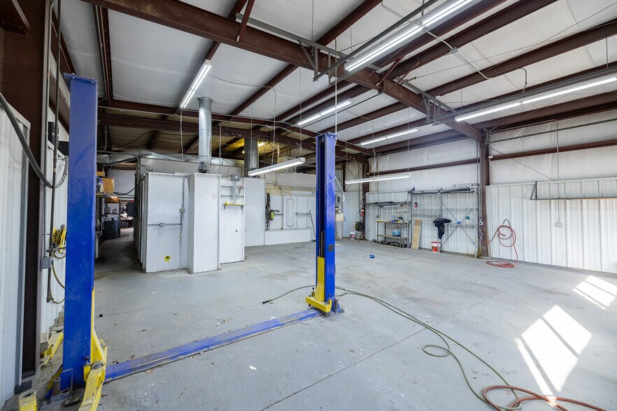 More Photos Of 11209 W Kellogg, Wichita Auto Dealership For Sale