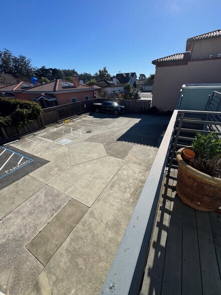 More Photos Of 637 Main St, Half Moon Bay Office For Lease