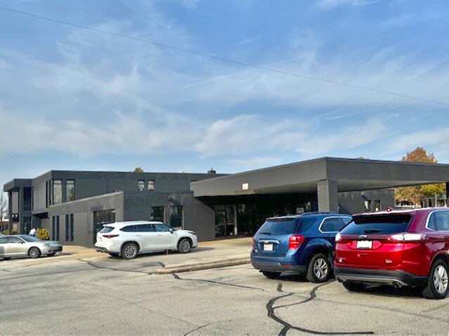 More Photos Of 417 Monroe Ave, Green Bay Medical For Lease