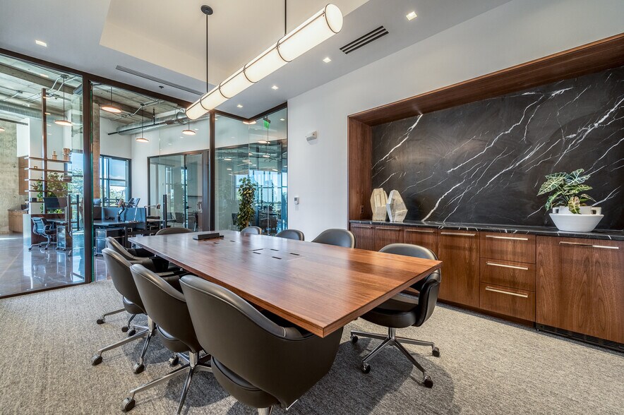 More Photos Of 1080 Morrison Dr, Charleston Office For Lease