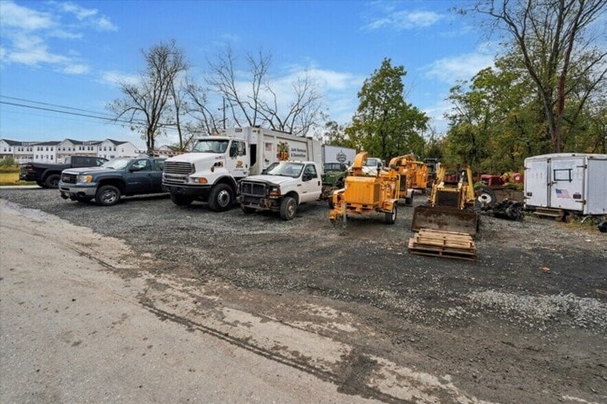 More Photos Of 895 Township Line Rd, Phoenixville Warehouse For Lease