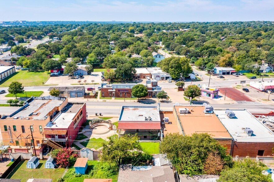 More Photos Of 1434 N Main St, Fort Worth Storefront Retail Office For Lease