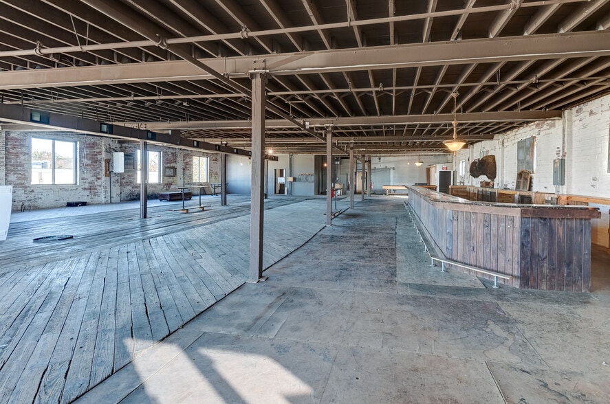 More Photos Of 1400 Agnes Ave, Kansas City Warehouse For Lease