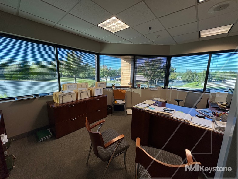 More Photos Of 925 Berkshire Blvd, Wyomissing Office For Lease