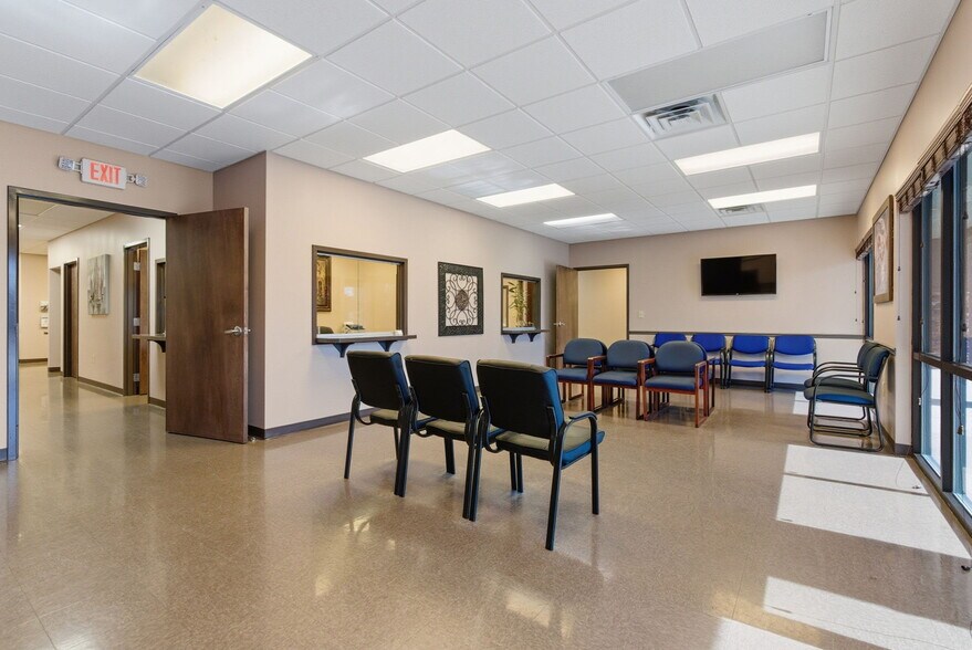 More Photos Of 142 Hampton Ct, Commerce Rehabilitation Center For Sale