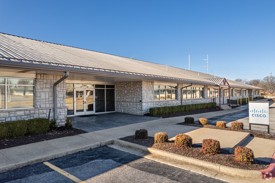 More Photos Of 2501 Technology Dr, Bentonville Unknown For Lease