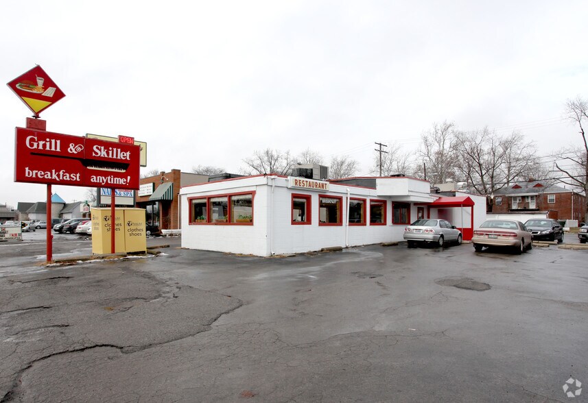 Primary Photo Of 2924 E Main St, Columbus Bar For Sale