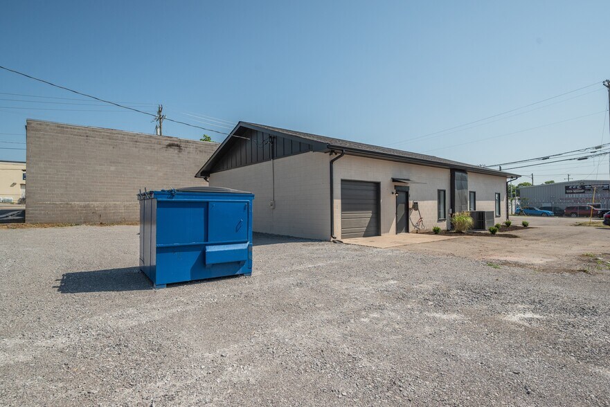 More Photos Of 2703 Grandview Ave, Nashville Office For Sale