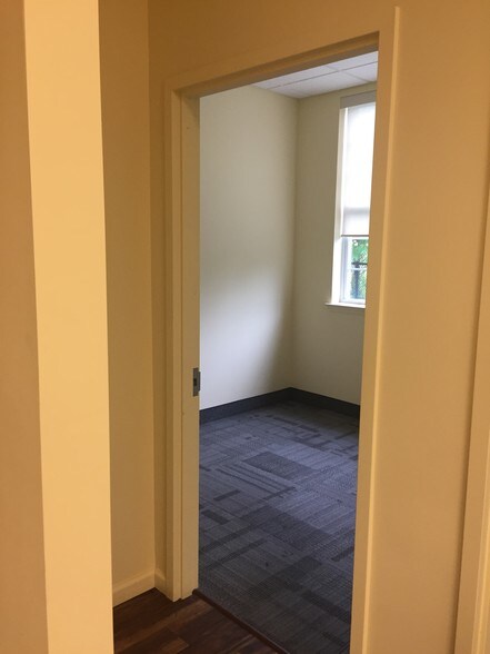 More Photos Of 250 Old New Brunswick Rd, Piscataway Unknown For Lease