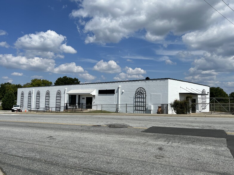 Primary Photo Of 100 N Centennial Dr, High Point Showroom For Lease