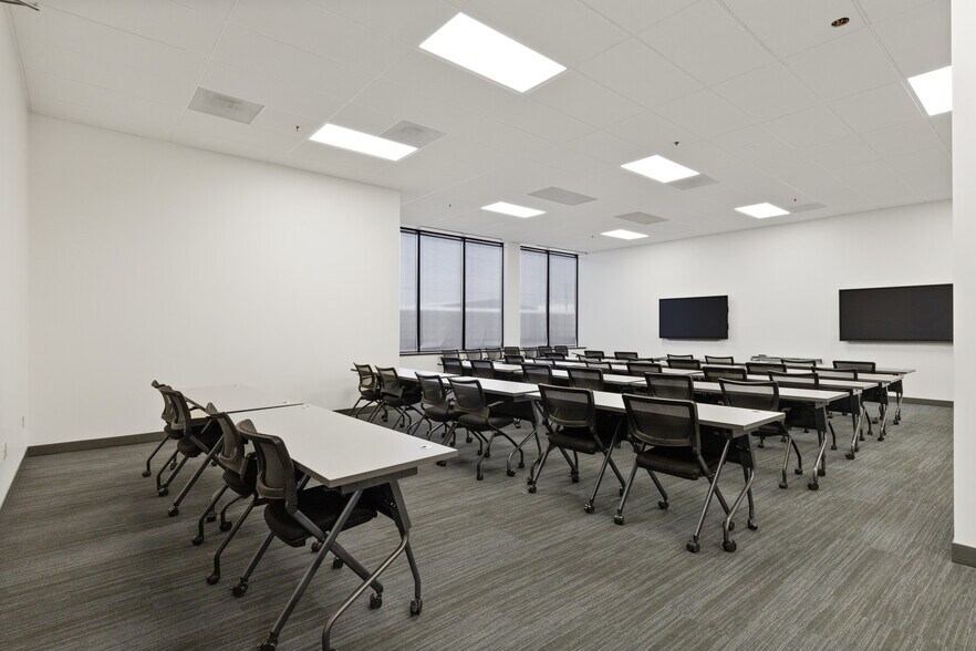 More Photos Of 16415 Addison Rd, Addison Office For Lease