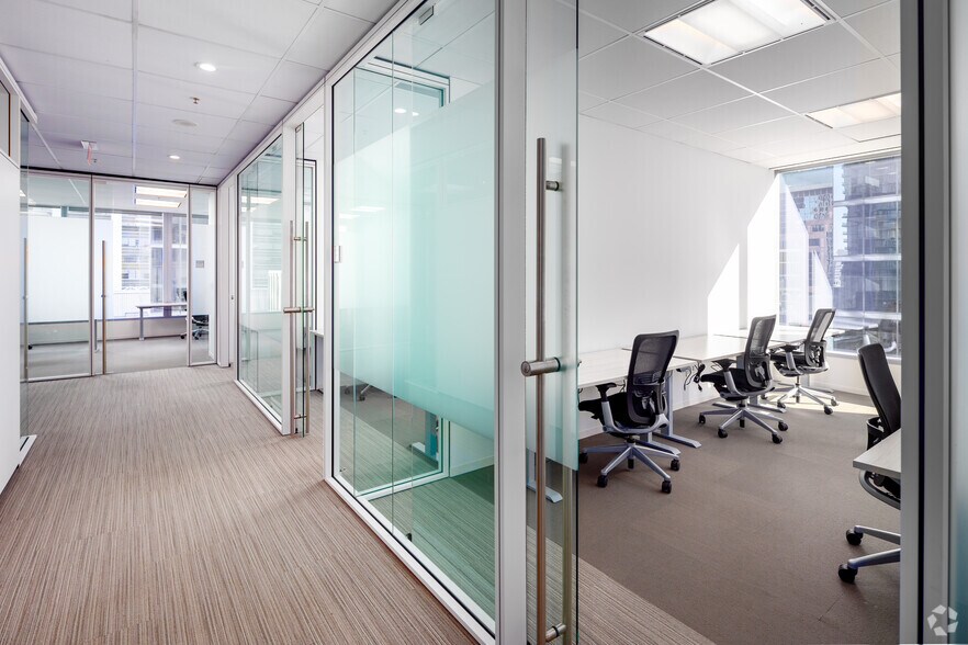 More Photos Of 333 Bay St, Toronto Office For Sale