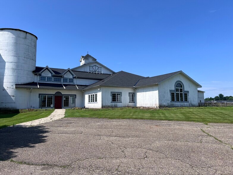 Primary Photo Of 8261 Diagonal Rd, Streetsboro Office For Lease