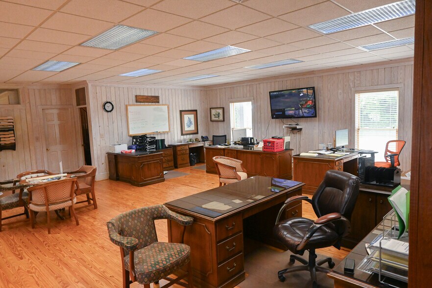 More Photos Of 109A Wholesale Ave NE, Huntsville Office For Sale