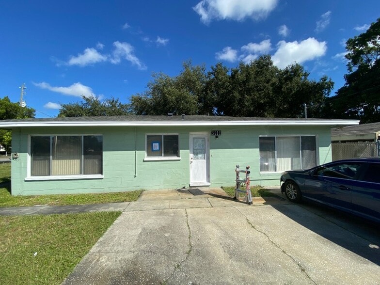 Primary Photo Of 3111 26th St W, Bradenton Flex For Sale