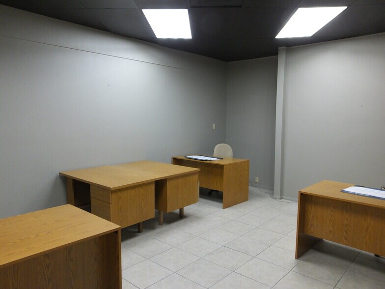 More Photos Of 44143-44147 20th St W, Lancaster Medical For Sale
