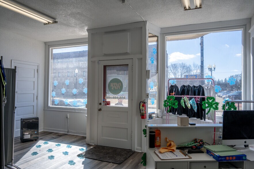 More Photos Of 207 E State St, Mauston Storefront Retail Residential For Sale