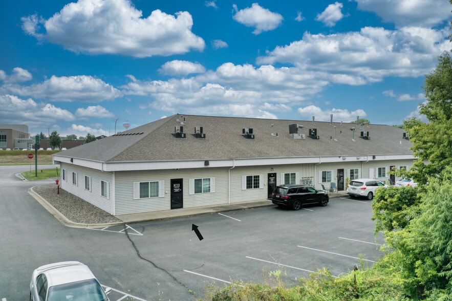 More Photos Of 255 Highway 97, Forest Lake Storefront For Sale