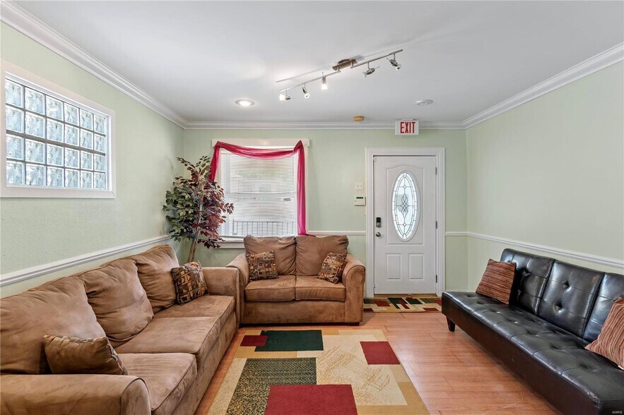 More Photos Of 7228 West Florissant Ave, Jennings Office For Sale