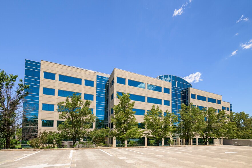More Photos Of 2711 Technology Dr, Annapolis Junction Office For Lease