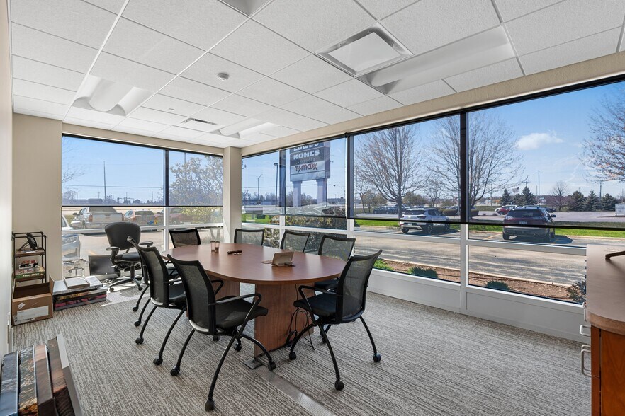 More Photos Of 4400 Calumet Ave, Manitowoc Office For Sale