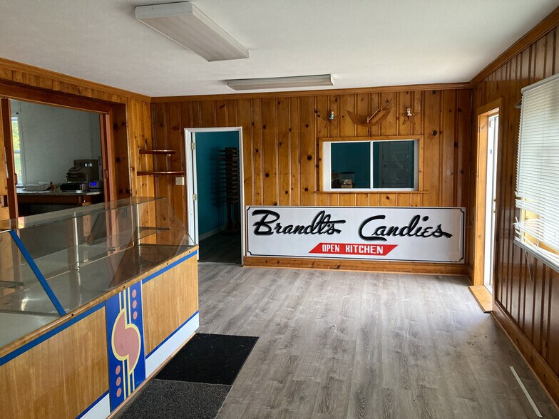 More Photos Of 1238 Lost Nation Rd, Willoughby Storefront For Sale