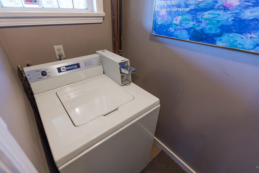 More Photos Of 2814 3rd Av W, Vancouver Hospitality For Sale