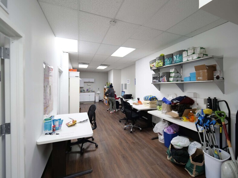 More Photos Of 5620 N Western Ave, Chicago Storefront Retail Residential For Sale