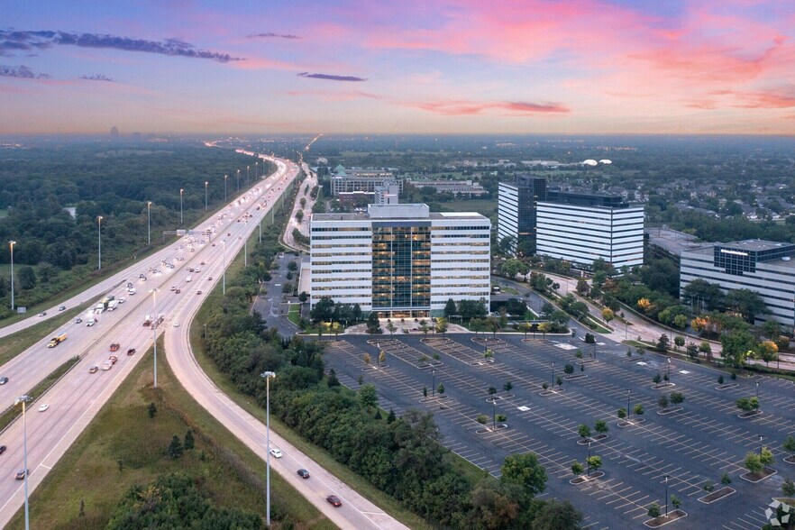 More Photos Of 231 N Martingale Rd, Schaumburg Office For Lease