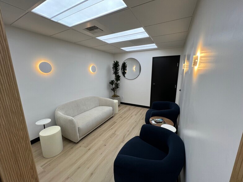 More Photos Of 87 Scripps Dr, Sacramento Office For Sale