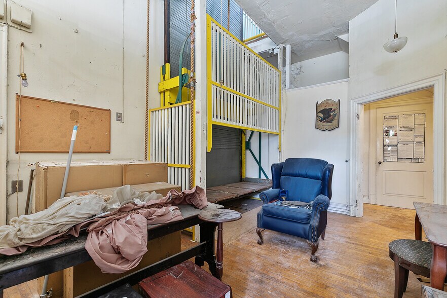 More Photos Of 2500 E Marshall St, Richmond Office For Lease