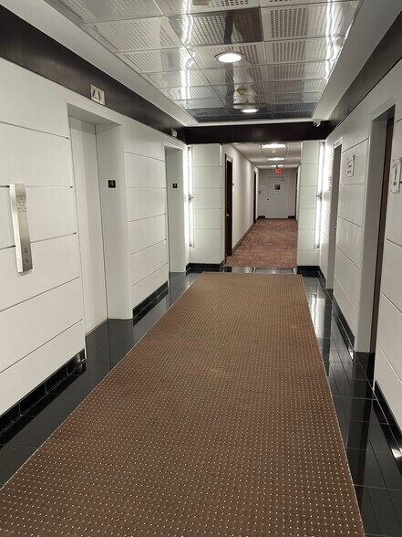 More Photos Of 2455 E Sunrise Blvd, Fort Lauderdale Loft Creative Space For Lease