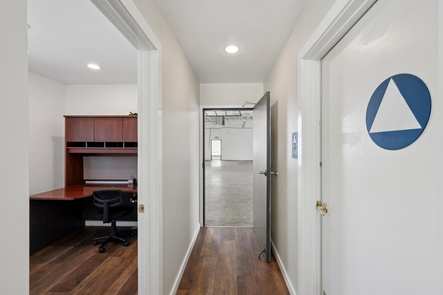 More Photos Of 2475 Bluebell Dr, Santa Rosa Industrial For Lease
