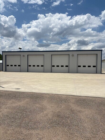More Photos Of 821 E 25th St N, Wichita Industrial For Sale