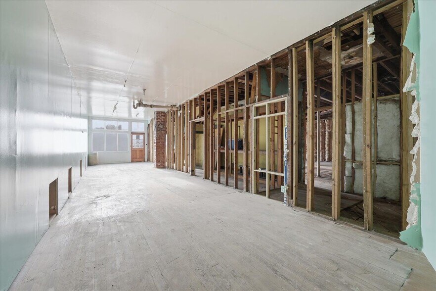 More Photos Of 315 Ogle Ave, Knoxville General Retail For Sale