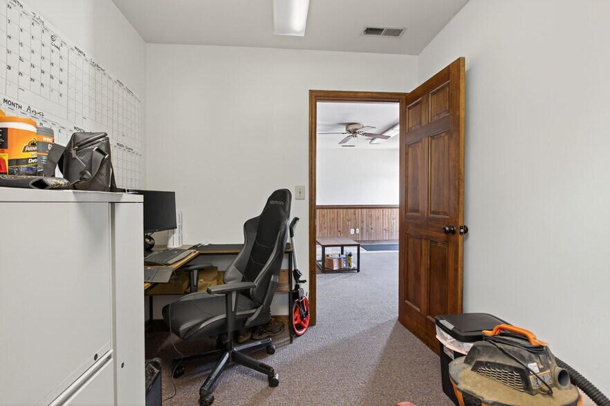 More Photos Of 102 Industrial Blvd, Toano Office For Sale