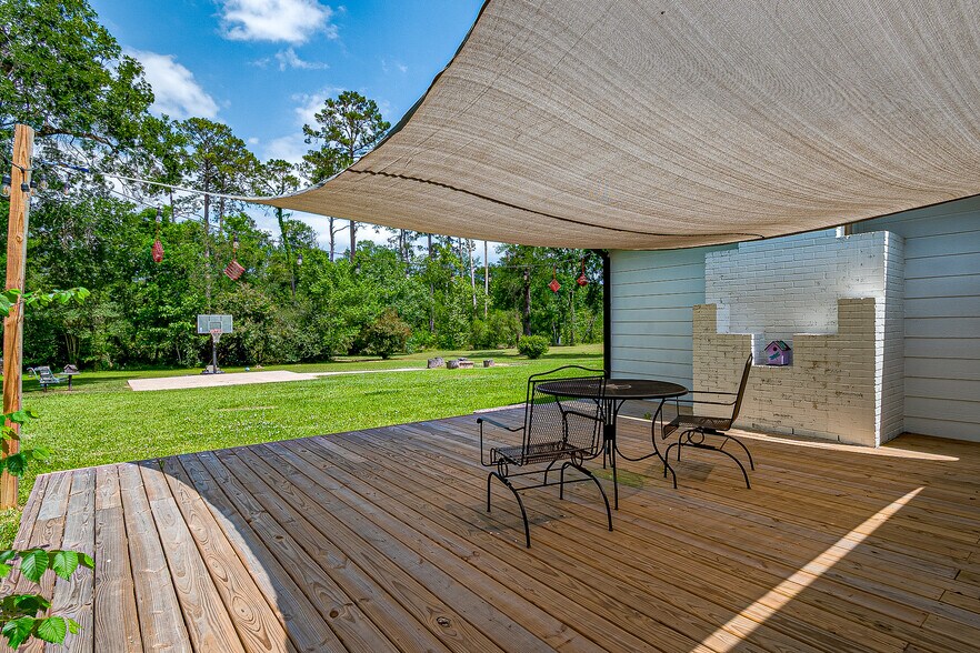 More Photos Of 5110 Treaschwig Rd, Spring Specialty For Sale