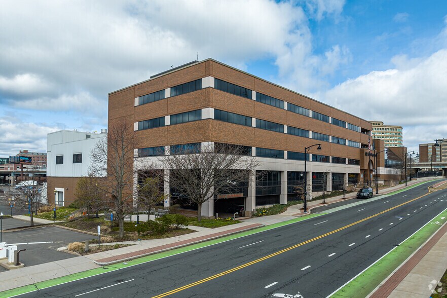 More Photos Of 285 Broad St, Hartford Office For Sale