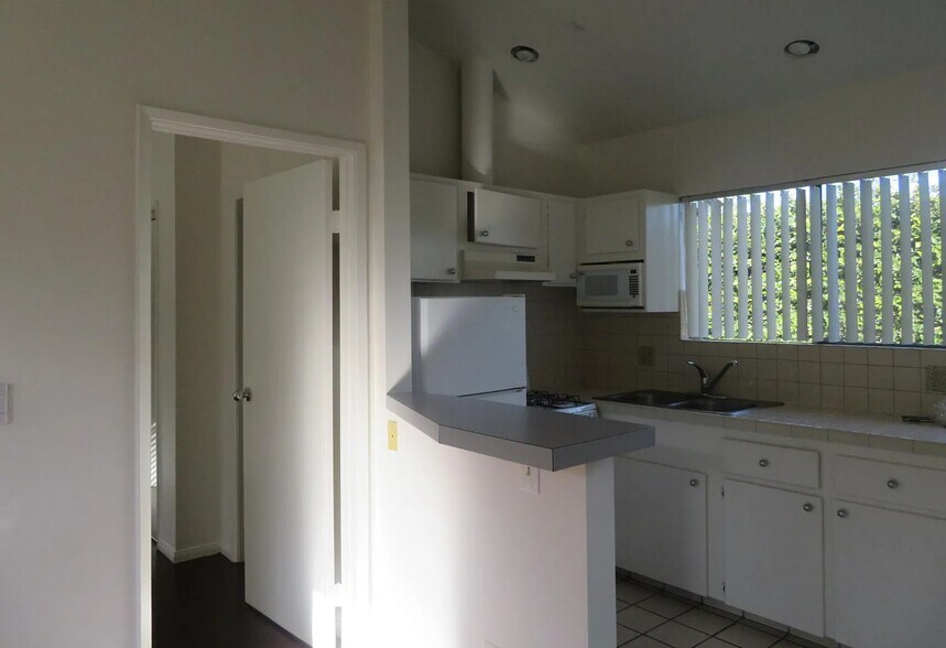 More Photos Of 5335 Harmony Ave, North Hollywood Apartments For Sale