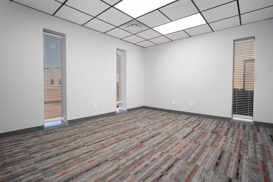 More Photos Of 2805 Broce Dr, Norman Warehouse For Sale