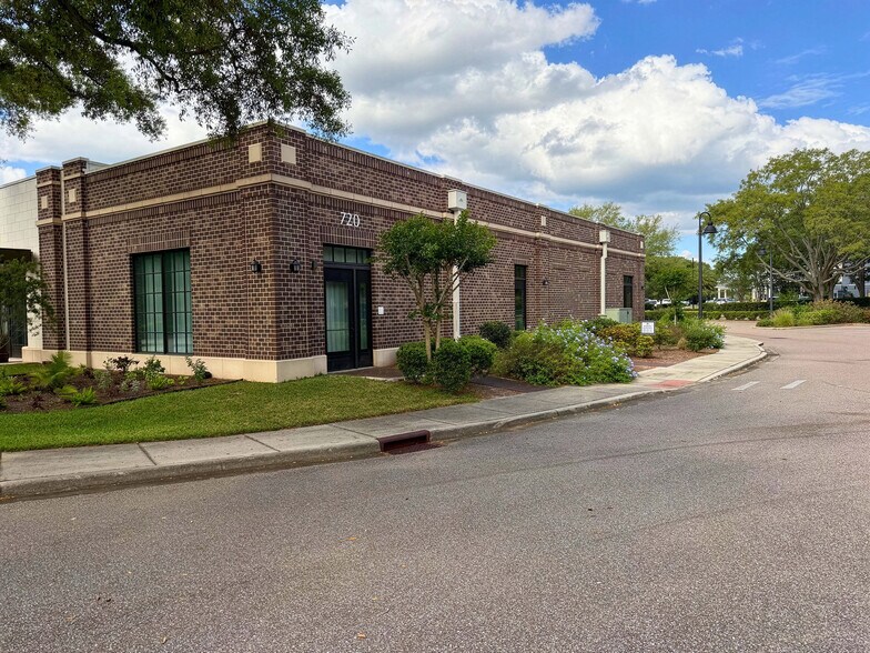 More Photos Of 720 Currency Cir, Lake Mary Freestanding For Sale