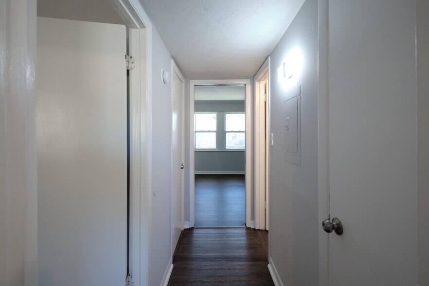 More Photos Of 609 E Inskip Dr, Knoxville Apartments For Sale