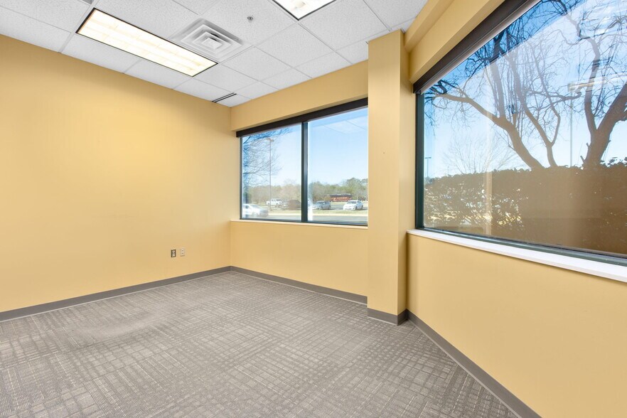 More Photos Of 10304 Spotsylvania Ave, Fredericksburg Office For Lease