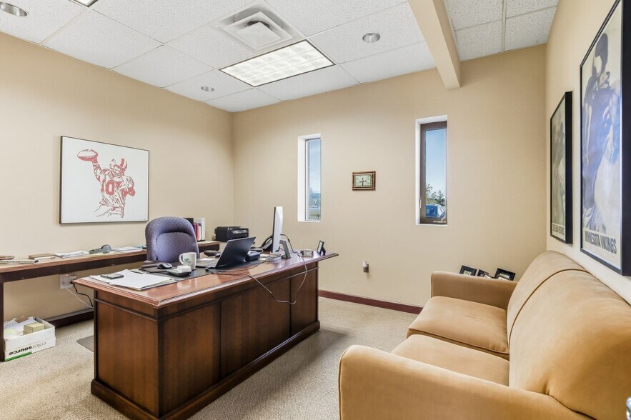 More Photos Of 3825 Lake Elmo Ave N, Lake Elmo Research And Development For Lease