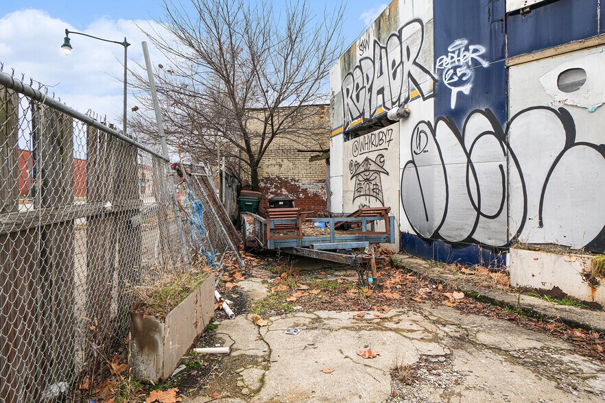 More Photos Of 1778 Central Ave, Cincinnati Auto Repair For Sale